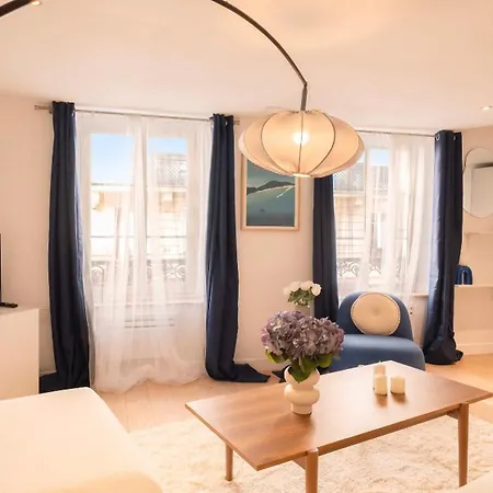 The Pigalle Apartment *